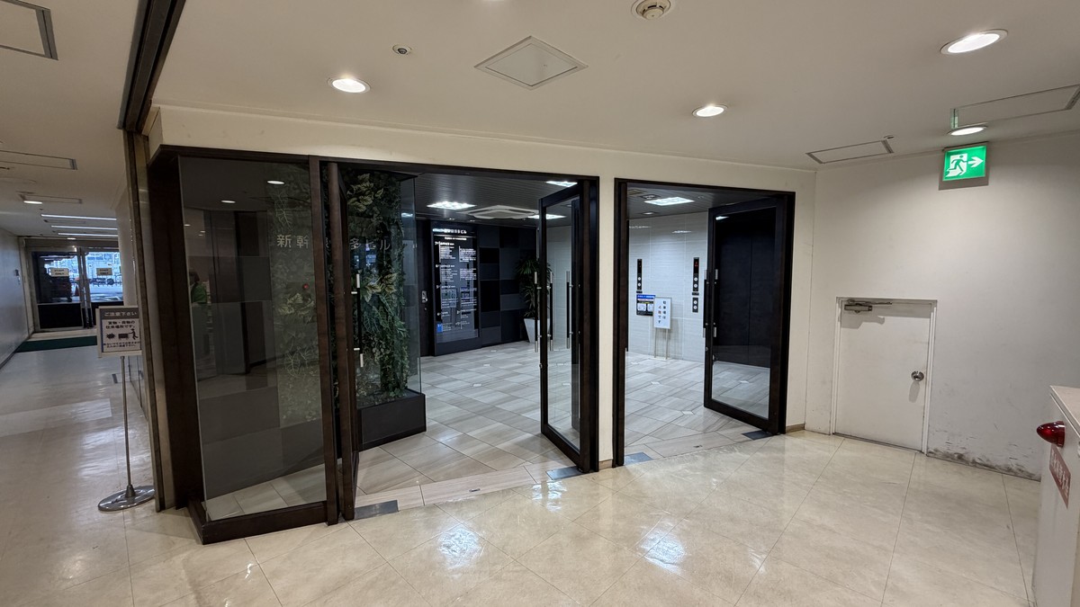 北側1階エレベーターホール
