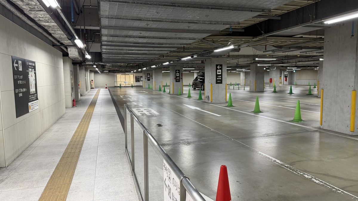 博多駅地下送迎場の乗降場です