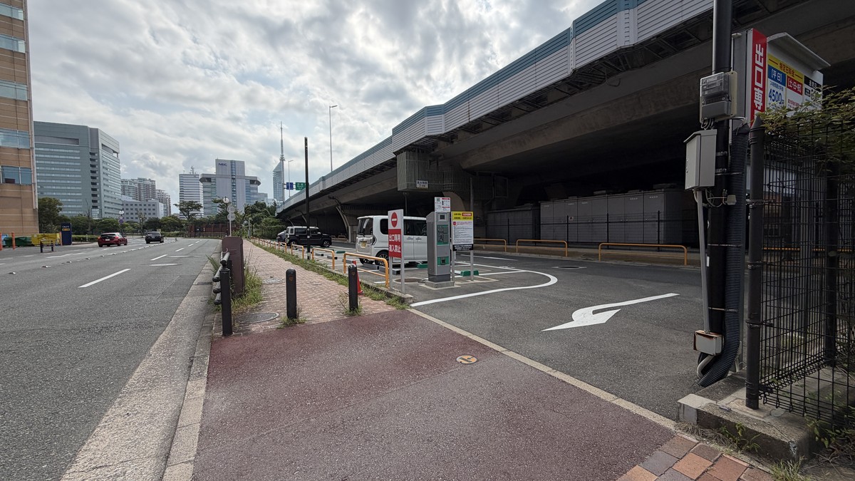 地行浜2丁目24時間駐車場 出口