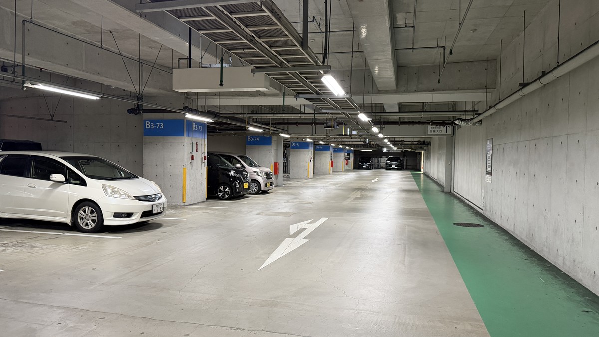 駐車場内の様子。