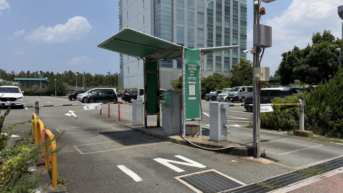 ももちパーキングの入口（入庫ゲート）