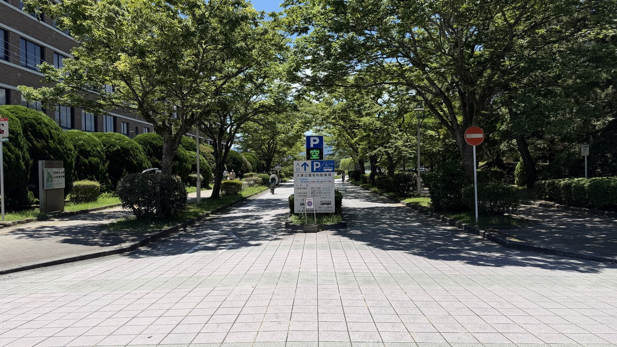 大濠公園有料駐車場の正面