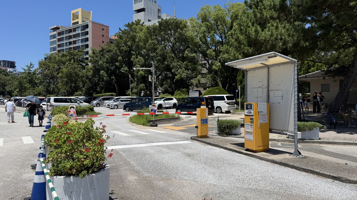 大濠公園有料駐車場の入口（入庫ゲート）