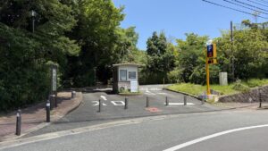 南公園西駐車場出入口