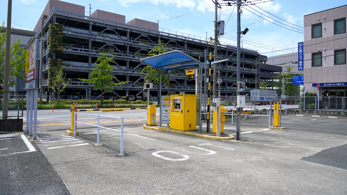 タイムズ石城町第2の出口（出庫ゲート）です。